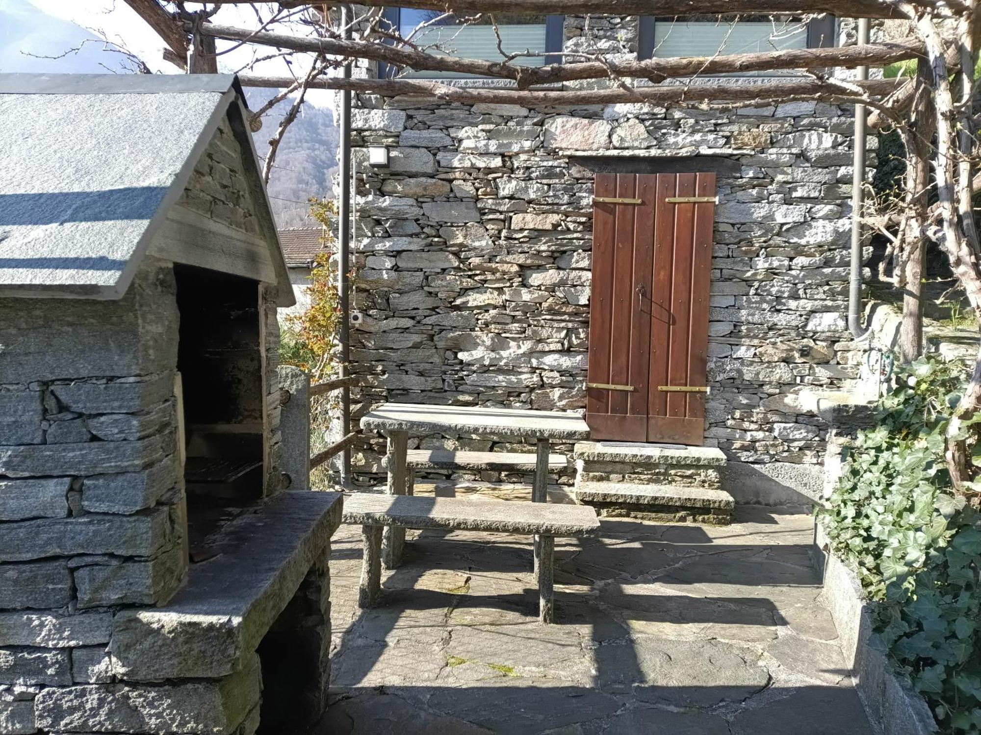 Villa Rustico "Casa Di Sasso" Intragna Exterior foto