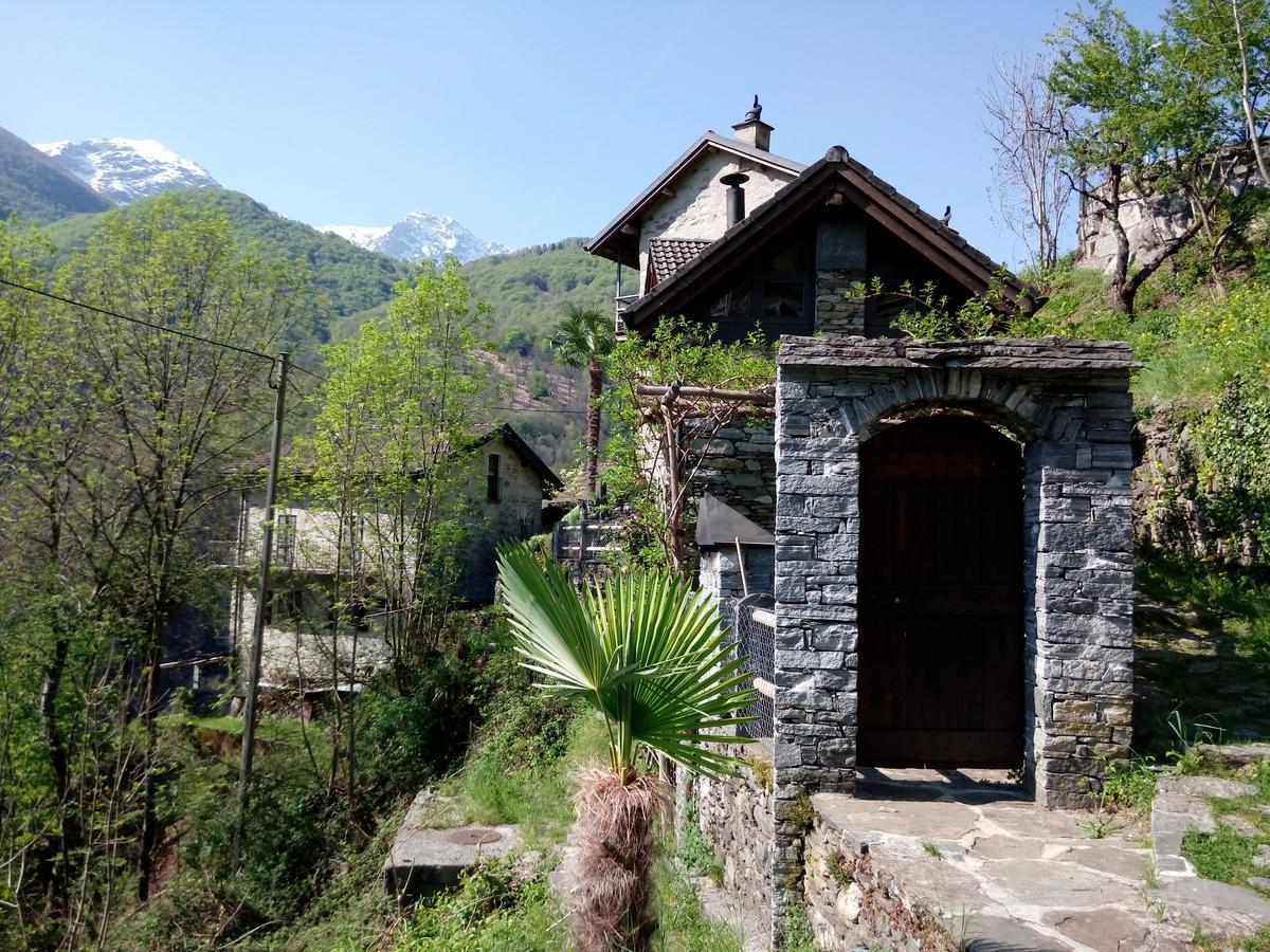 Villa Rustico "Casa Di Sasso" Intragna Exterior foto